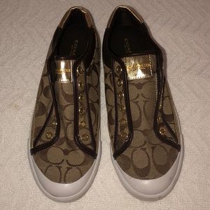 Size 7.5 Women’s Coach No Tie Shoes